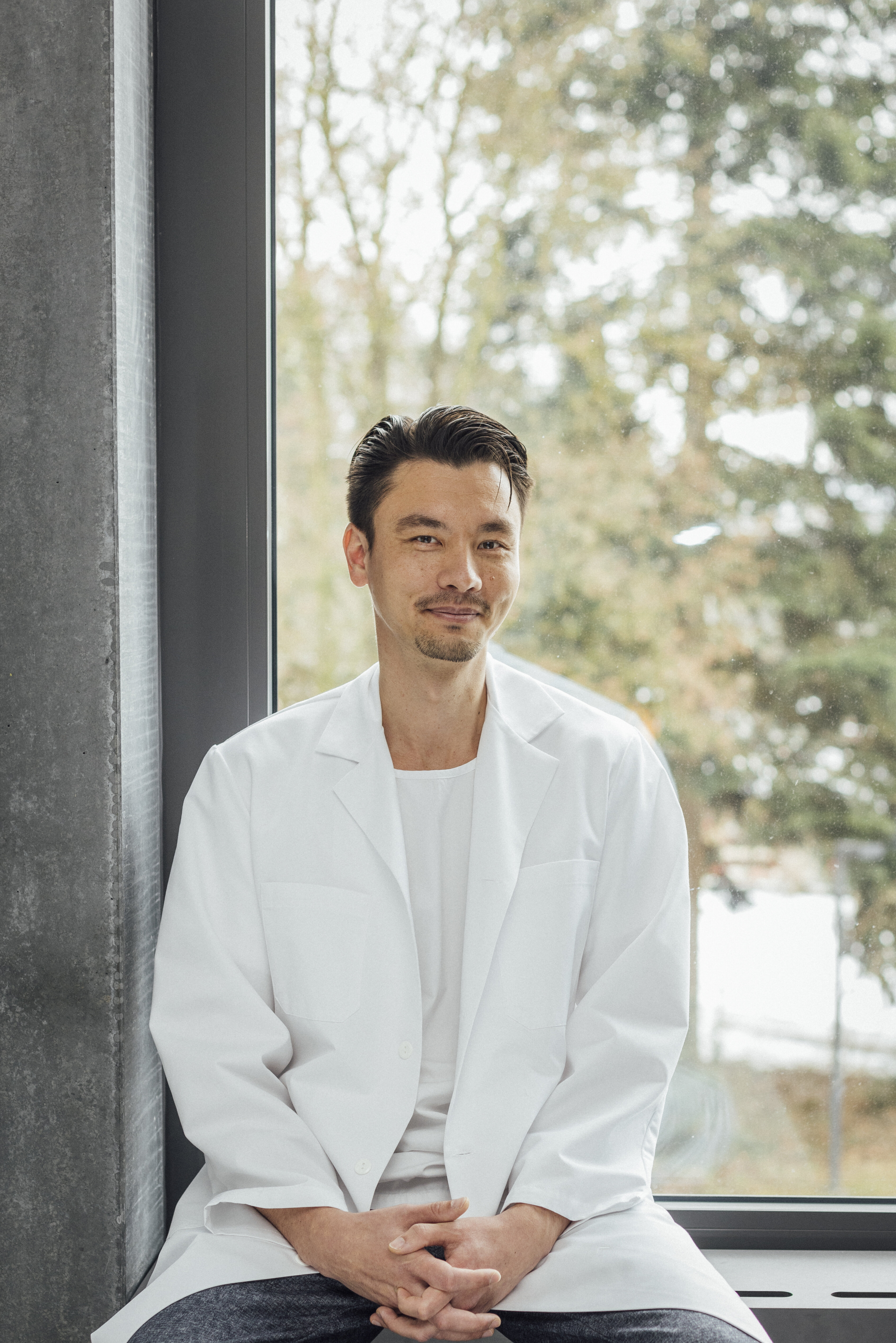 «Viele Betroffene gewinnen ein Stück Lebensqualität zurück»: Dr. med. Julien Jost ist überzeugt vom Einsatz der Rückenmarkstimulation bei Durchblutungsstörungen der Beine.